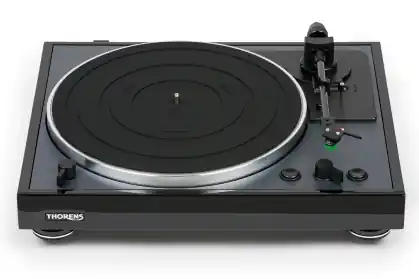 „Źródło energetycznego dźwięku” – test gramofonu Thorens TD 102 A w „Audio” Ostatnia szansa